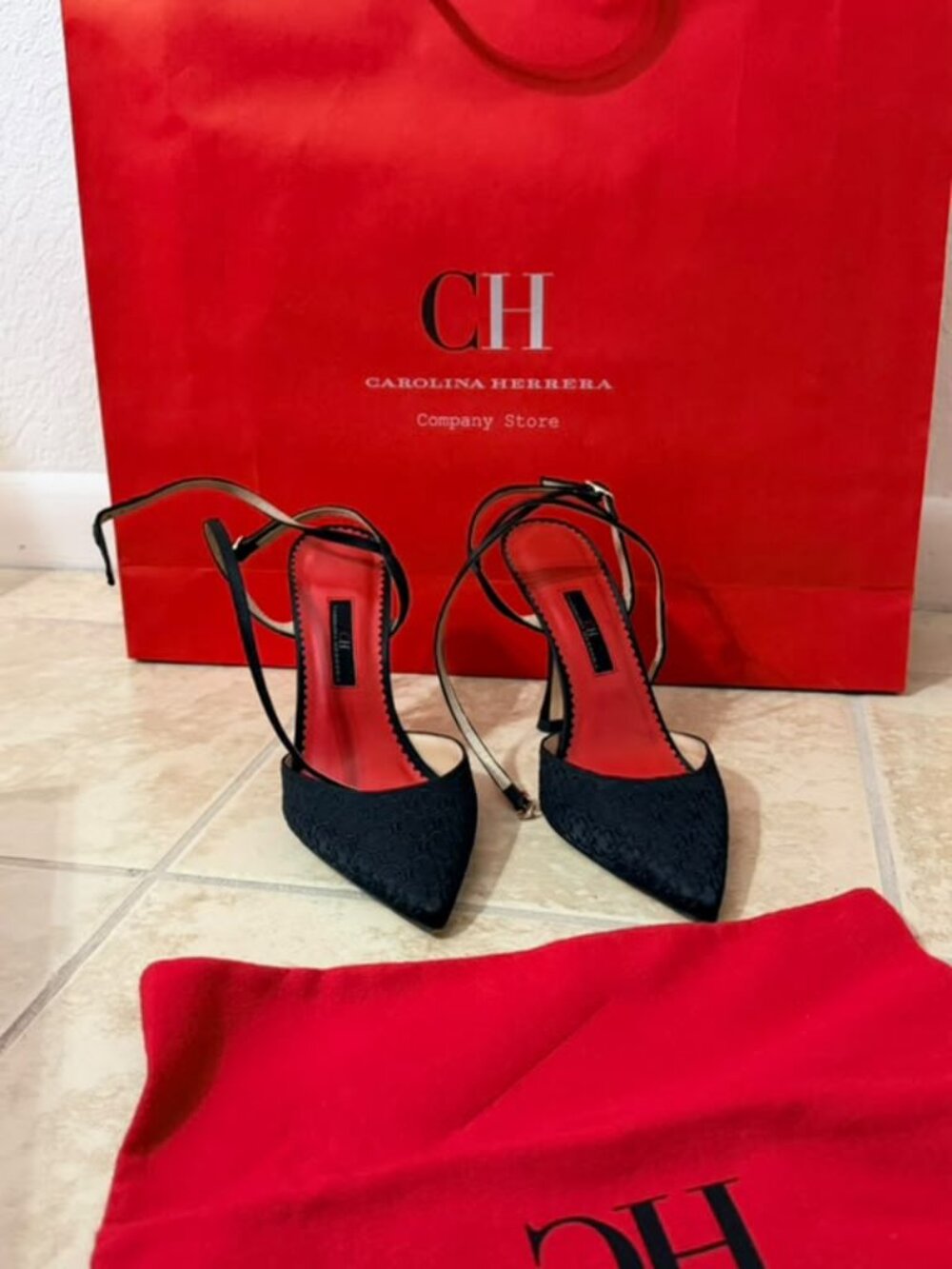 Carolina Herrera Black Elegant Dress Shoes, Size 7.5 US***38 EU